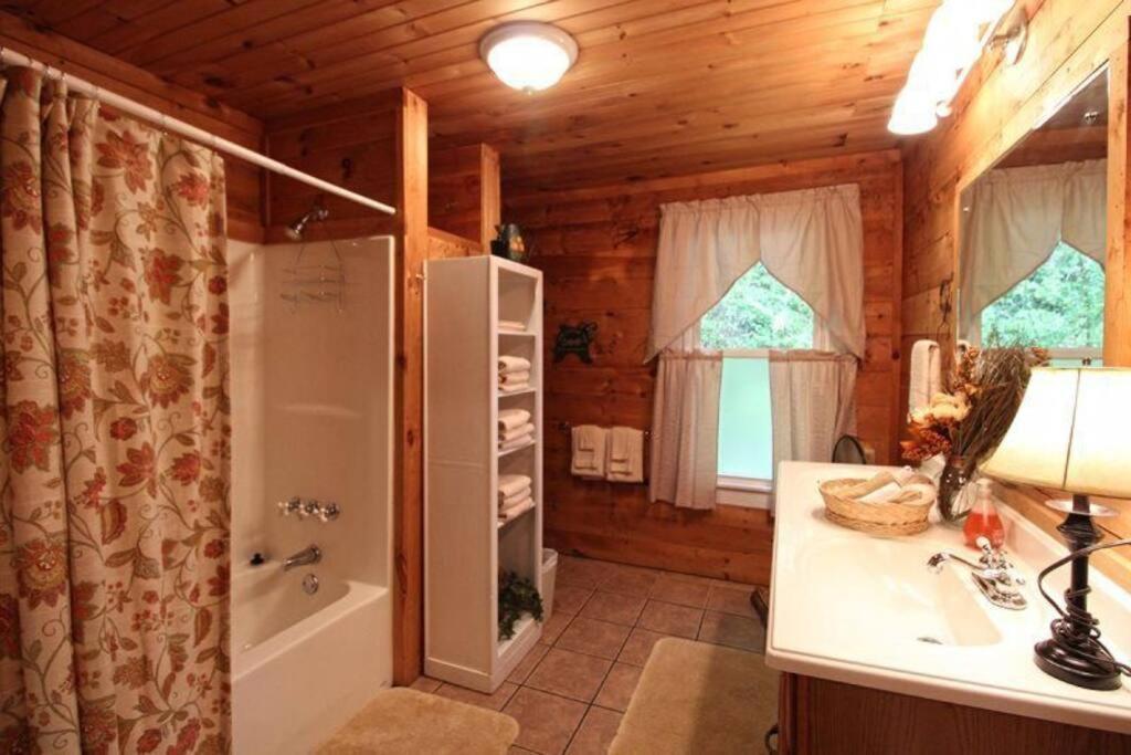Creekside 1920'S Farmhouse Villa Bryson City Exteriör bild